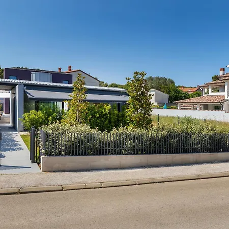 Aselva With Pool Near Kamenjak Nature Park Villa Premantura