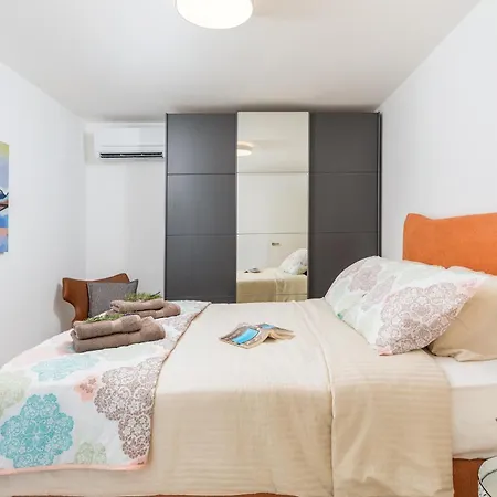 Villa Aselva With Pool Near Kamenjak Nature Park