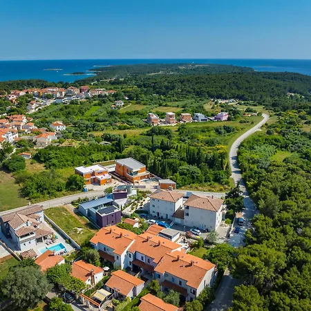 Aselva With Pool Near Kamenjak Nature Park Premantura