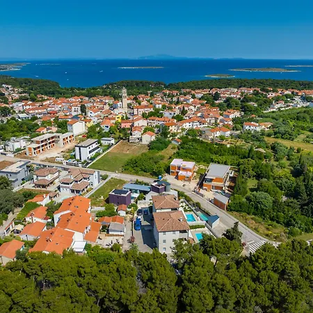 Вилла Aselva With Pool Near Kamenjak Nature Park Премантура